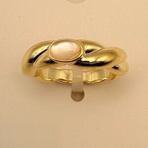 NWT ON 34th Gold Plated Mother of Pearl Twist Ring Macy’s Exclusive Size 7